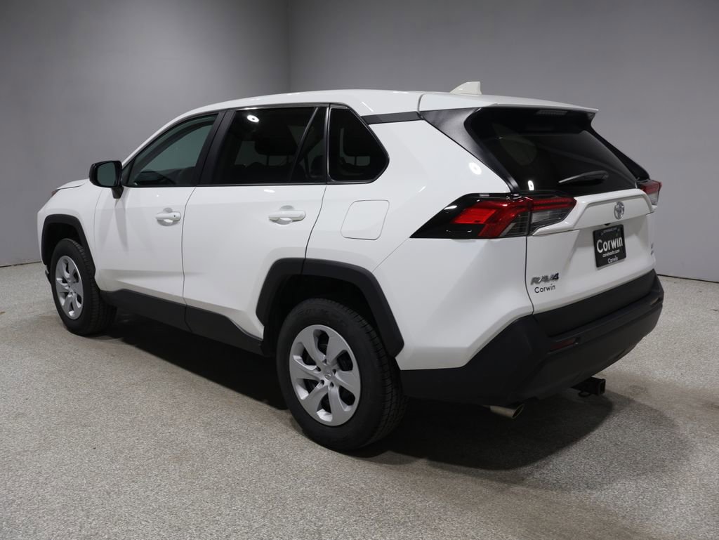 Used 2023 Toyota RAV4 LE AWD/4WD image 4