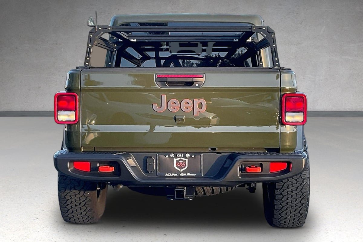Used 2023 Jeep Gladiator Mojave w/ Trailer Tow Package AWD/4WD image 4