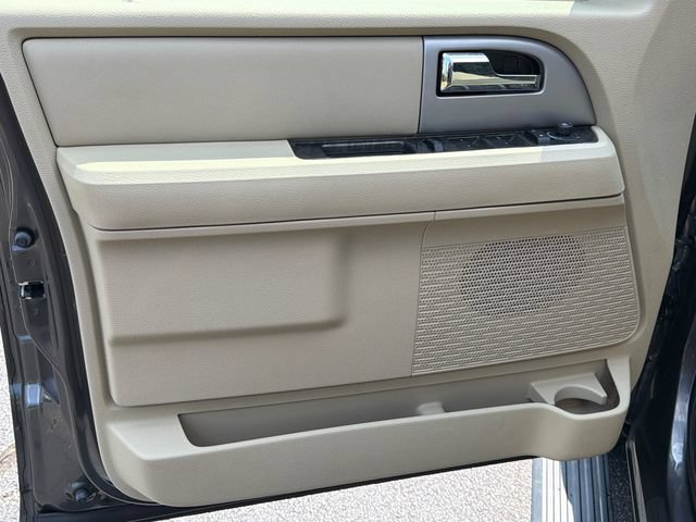 Used 2017 Ford Expedition Limited w/ Equipment Group 301A RWD image 12