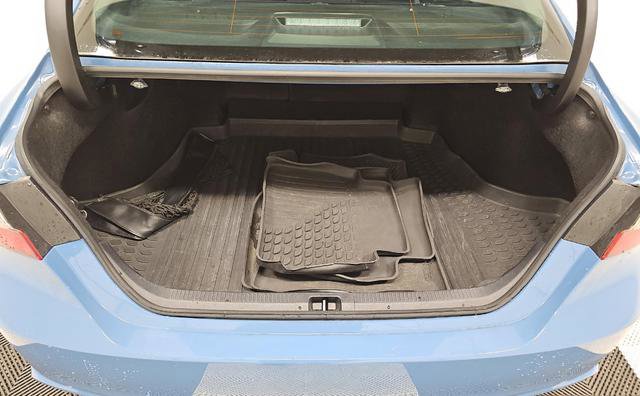 Used 2023 Toyota Camry XSE w/ Cold Weather Package FWD image 9