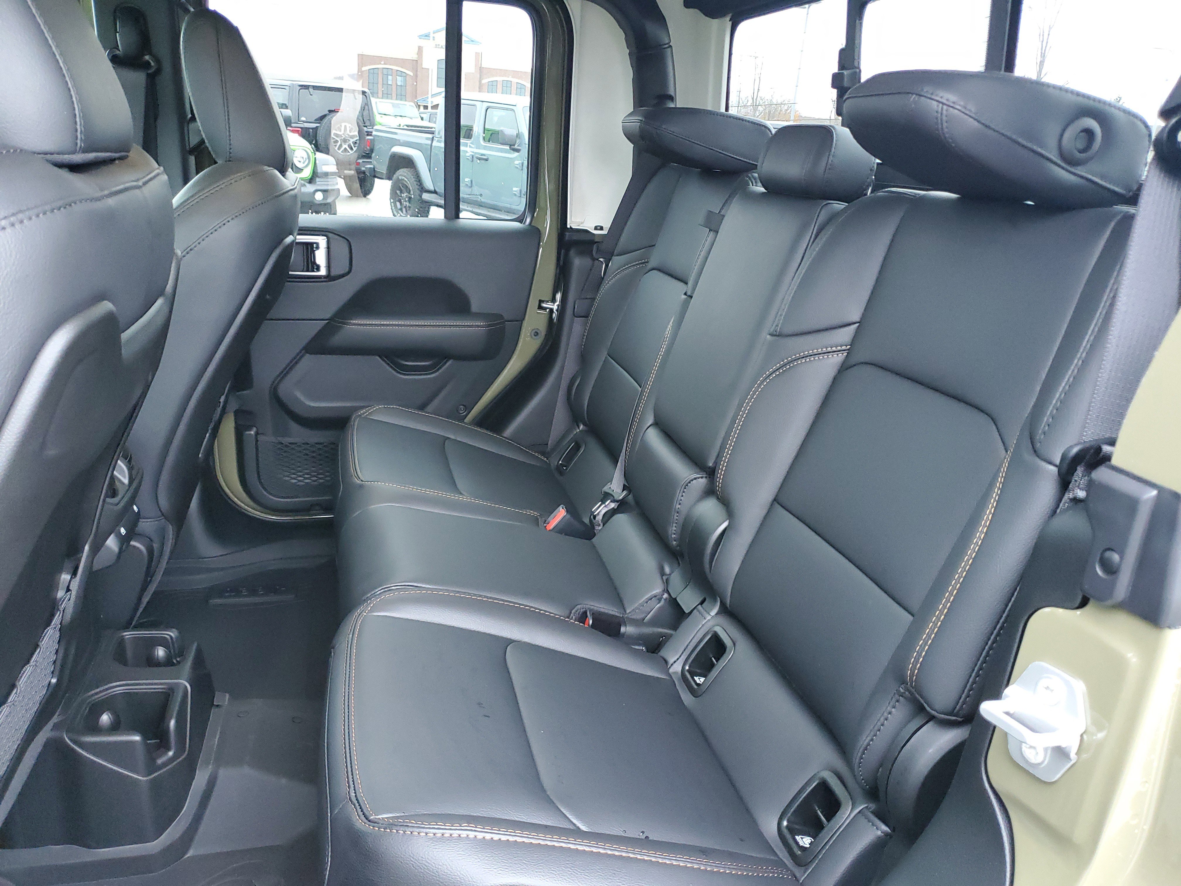 New 2025 Jeep Gladiator Sport image 9