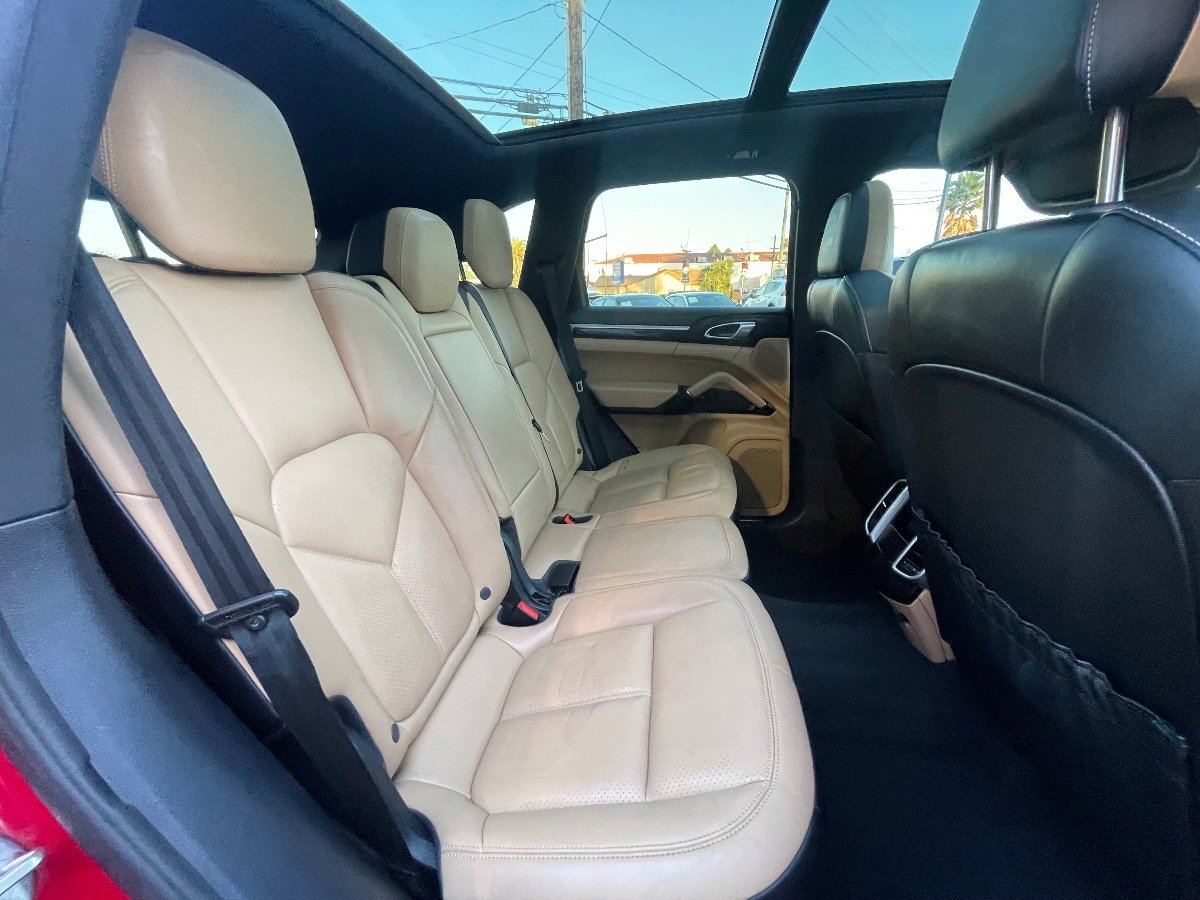Used 2016 Porsche Cayenne AWD/4WD image 14