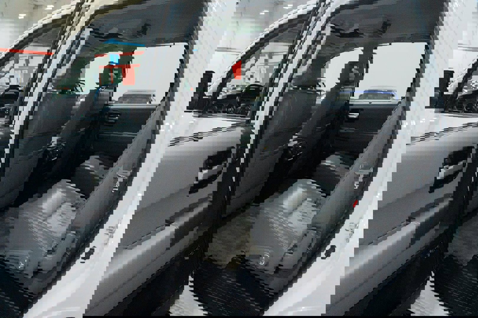 Used 2010 Toyota Sequoia Limited image 23