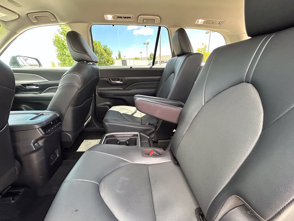 Used 2025 Toyota Grand Highlander AWD image 27