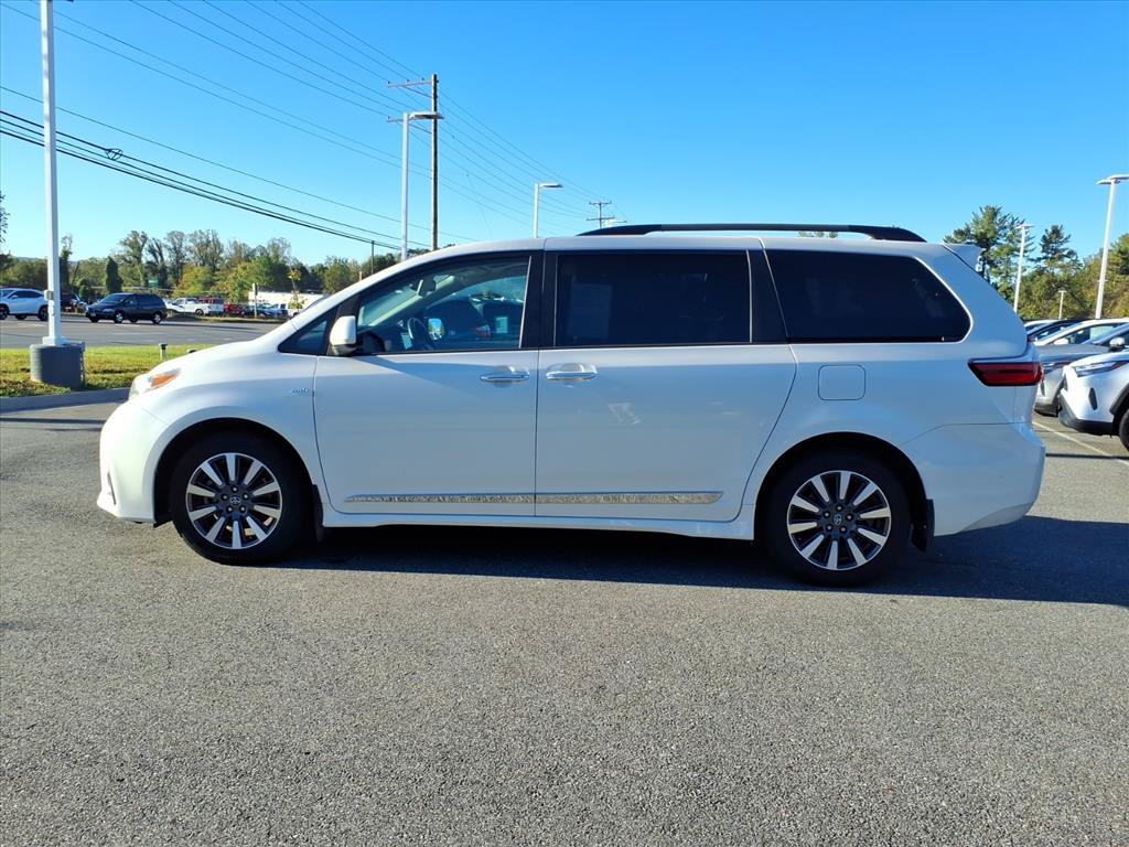 Used 2018 Toyota Sienna XLE AWD/4WD image 13