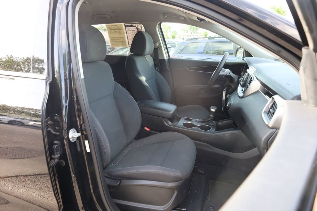 Used 2019 Kia Sorento L FWD image 26