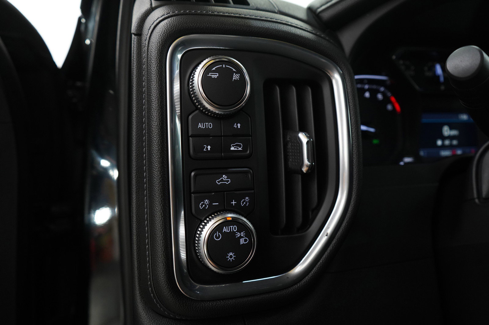 Used 2019 GMC Sierra 1500 SLE image 24