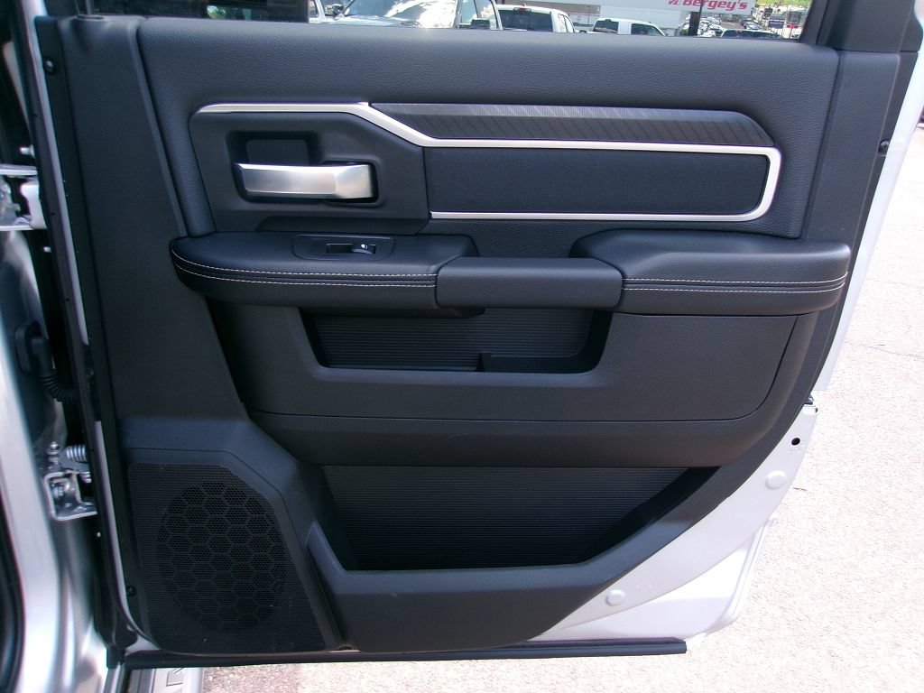 Used 2026 RAM 2500 Big Horn AWD/4WD image 9