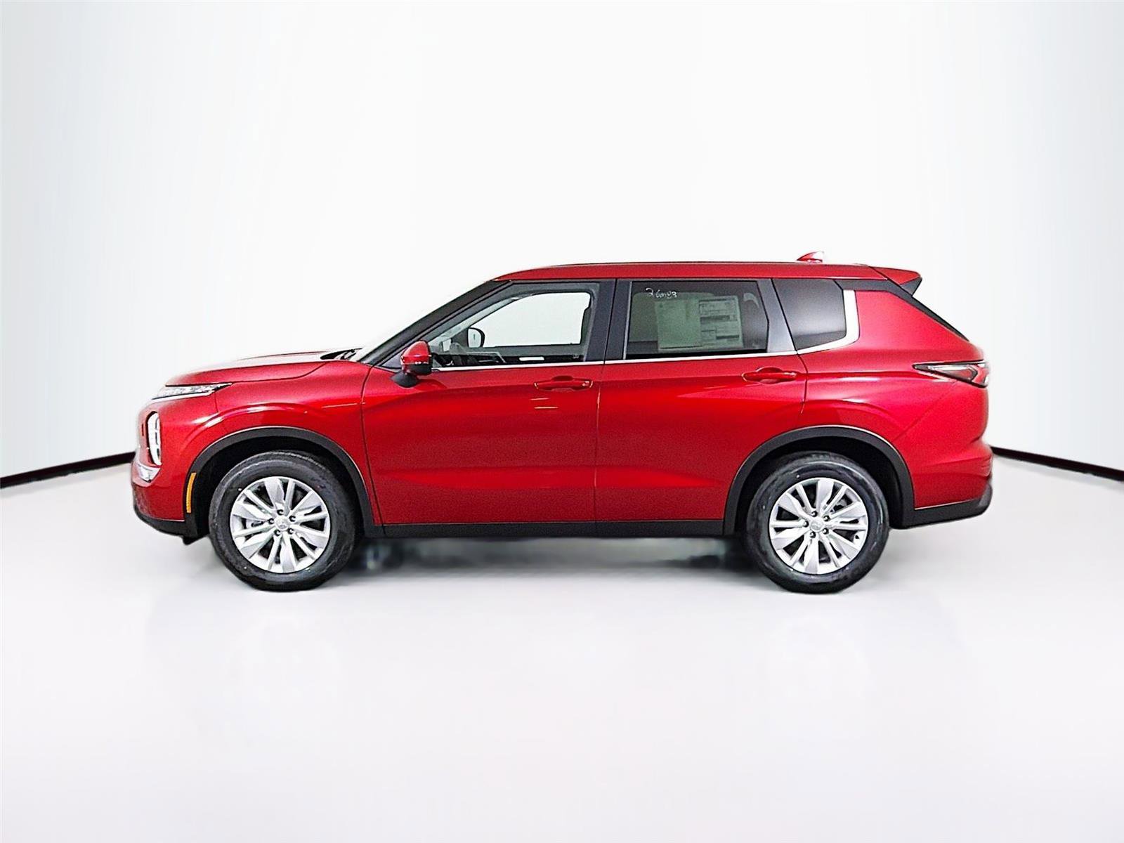 New 2026 Mitsubishi Outlander ES image 4