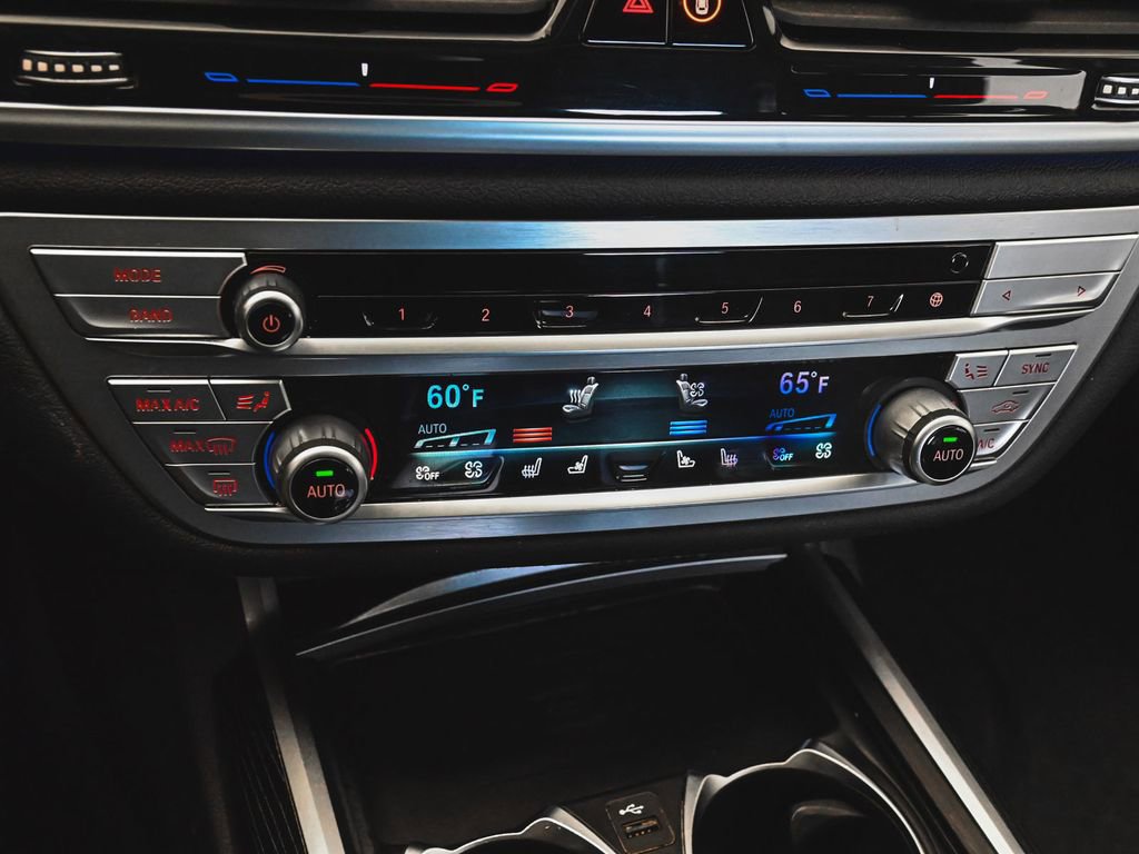 Used 2022 BMW 740i xDrive w/ M Sport Package image 25