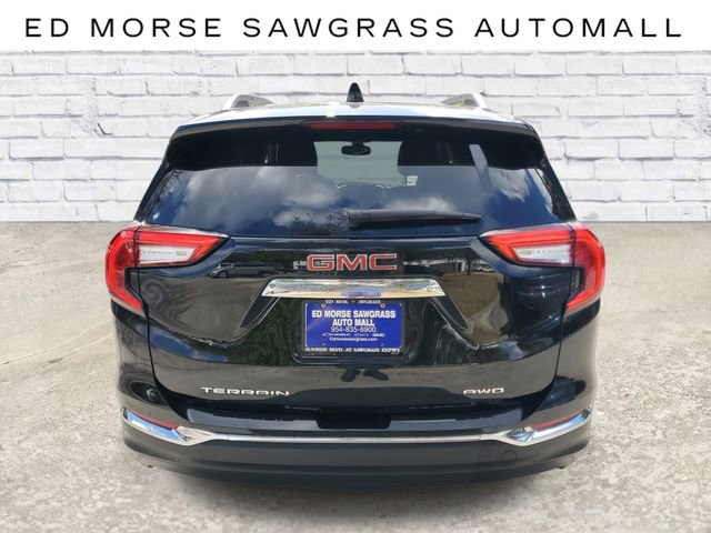 Certified 2024 GMC Terrain SLT image 3