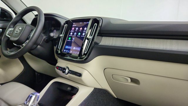 New 2026 Volvo XC40 B5 Plus w/ Protection Package Premier AWD/4WD image 33