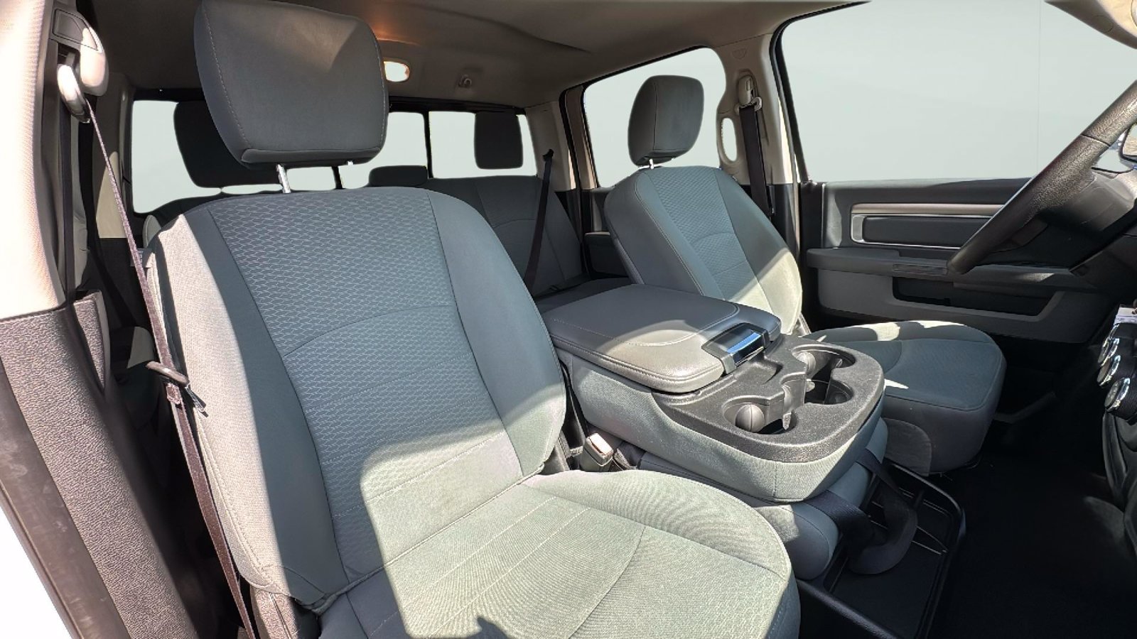 Used 2018 RAM 1500 Classic SLT AWD/4WD image 22