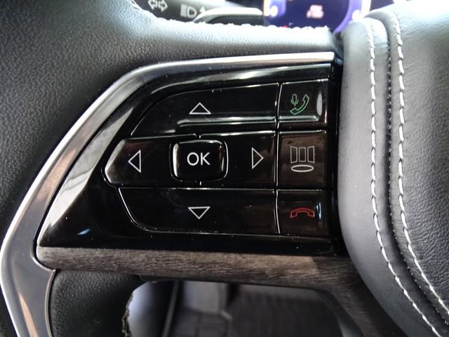 Certified 2023 Jeep Grand Cherokee Overland AWD/4WD image 7