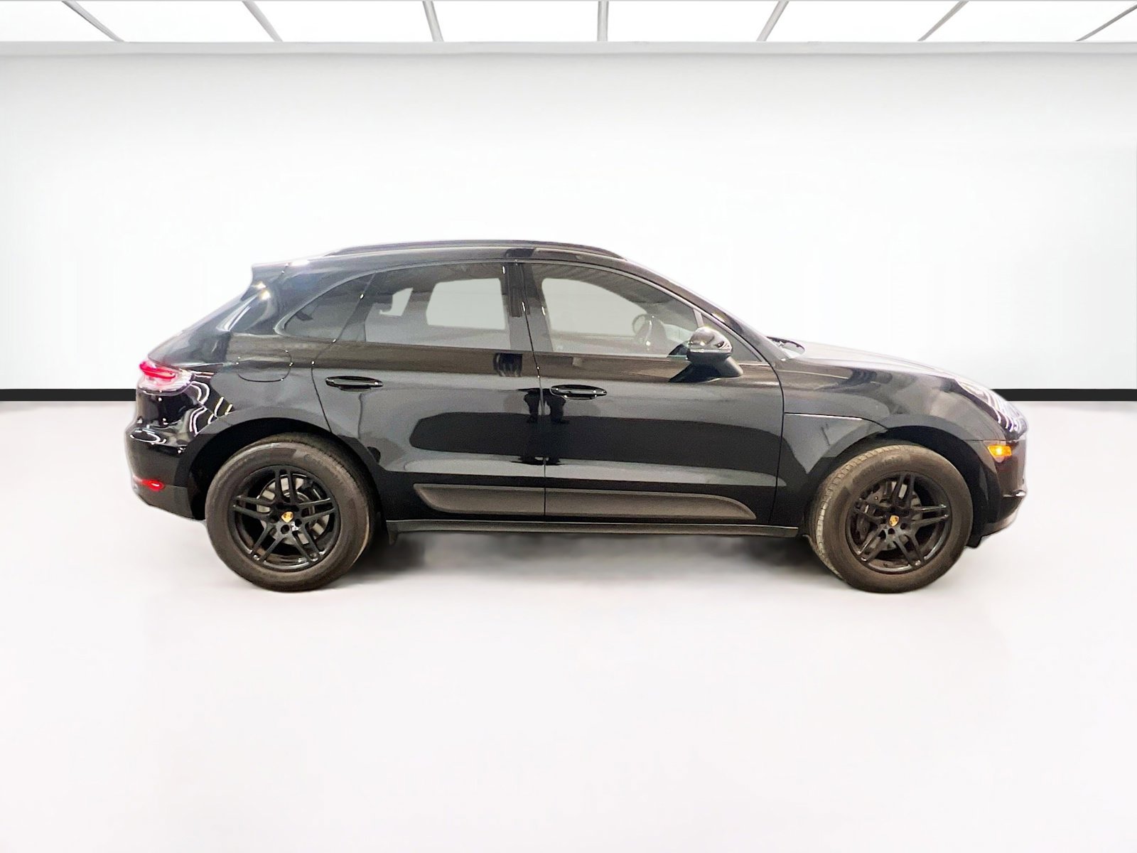 Used 2021 Porsche Macan image 25