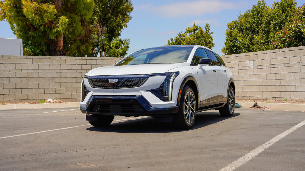 New 2027 Cadillac Optiq Sport RWD image 2