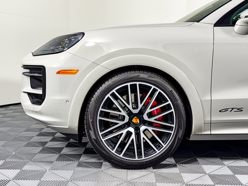 New 2026 Porsche Cayenne GTS AWD/4WD image 13