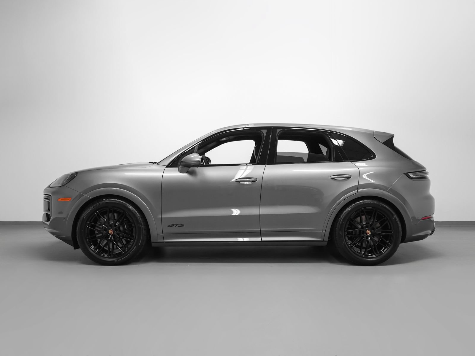 New 2026 Porsche Cayenne GTS AWD/4WD image 2