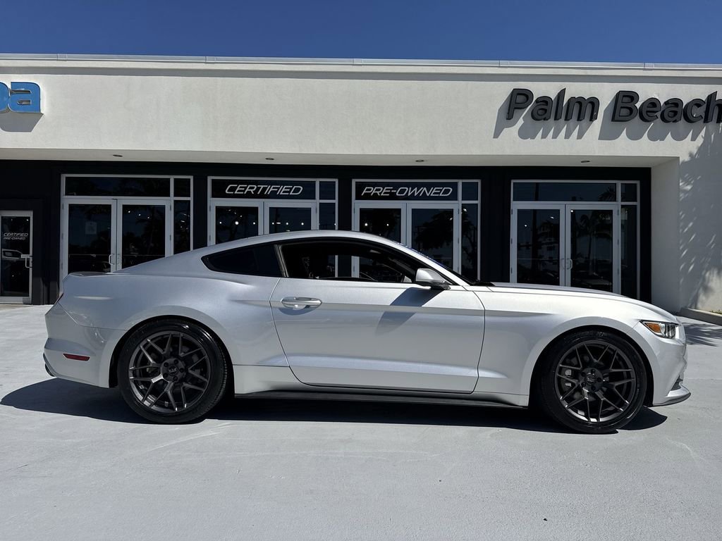 Used 2016 Ford Mustang Coupe RWD image 23