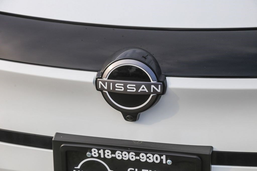 New 2026 Nissan Leaf SV+ w/ Illuminated Package FWD image 5