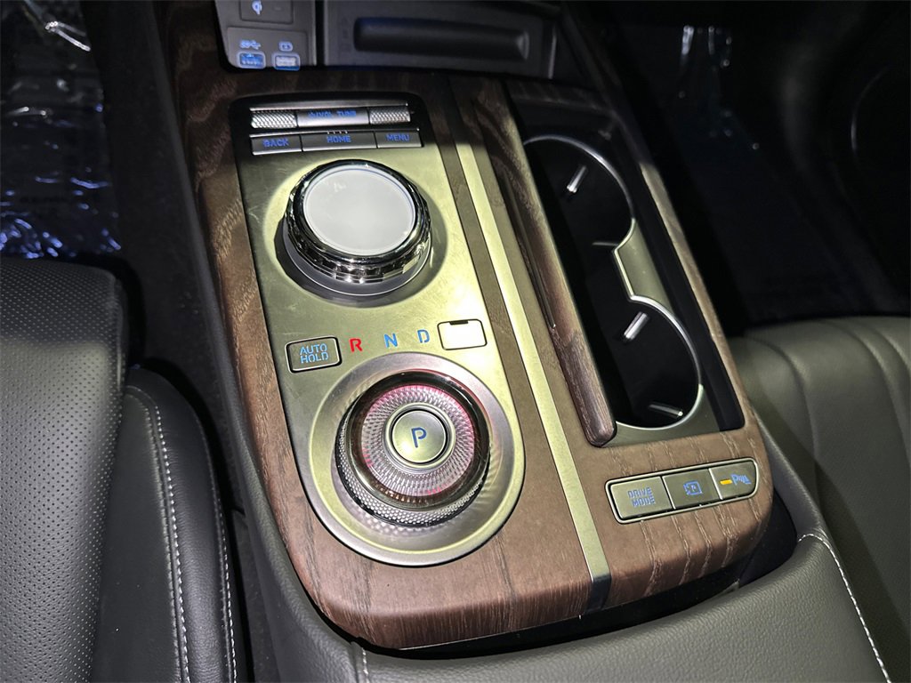 Used 2024 Genesis G80 image 22