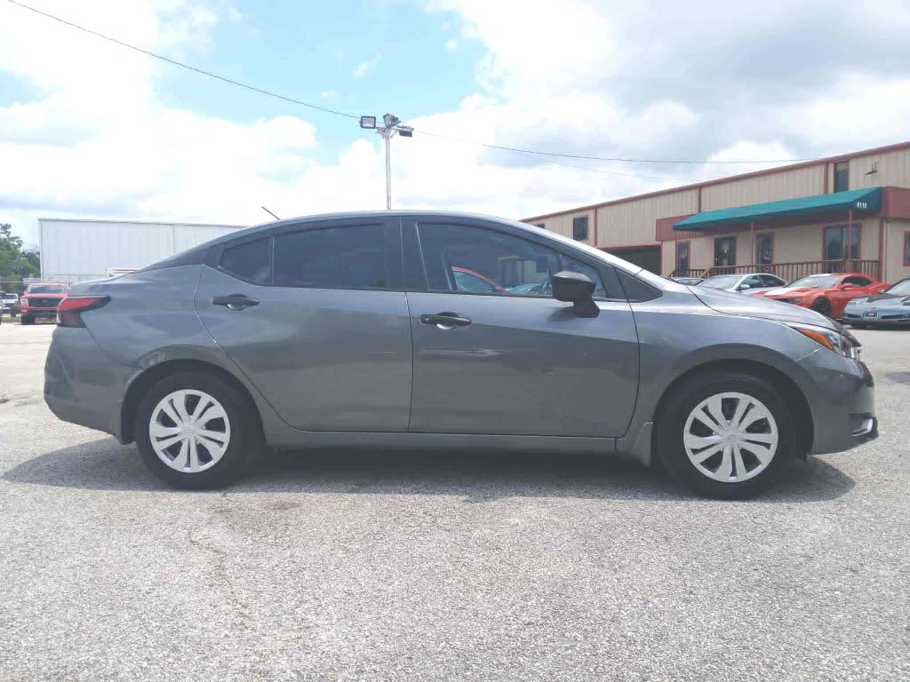 Used 2025 Nissan Versa S w/ Trunk Package FWD image 4