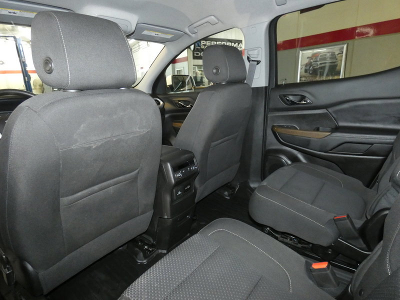 Used 2023 GMC Acadia SLE w/ Driver Convenience Package image 20