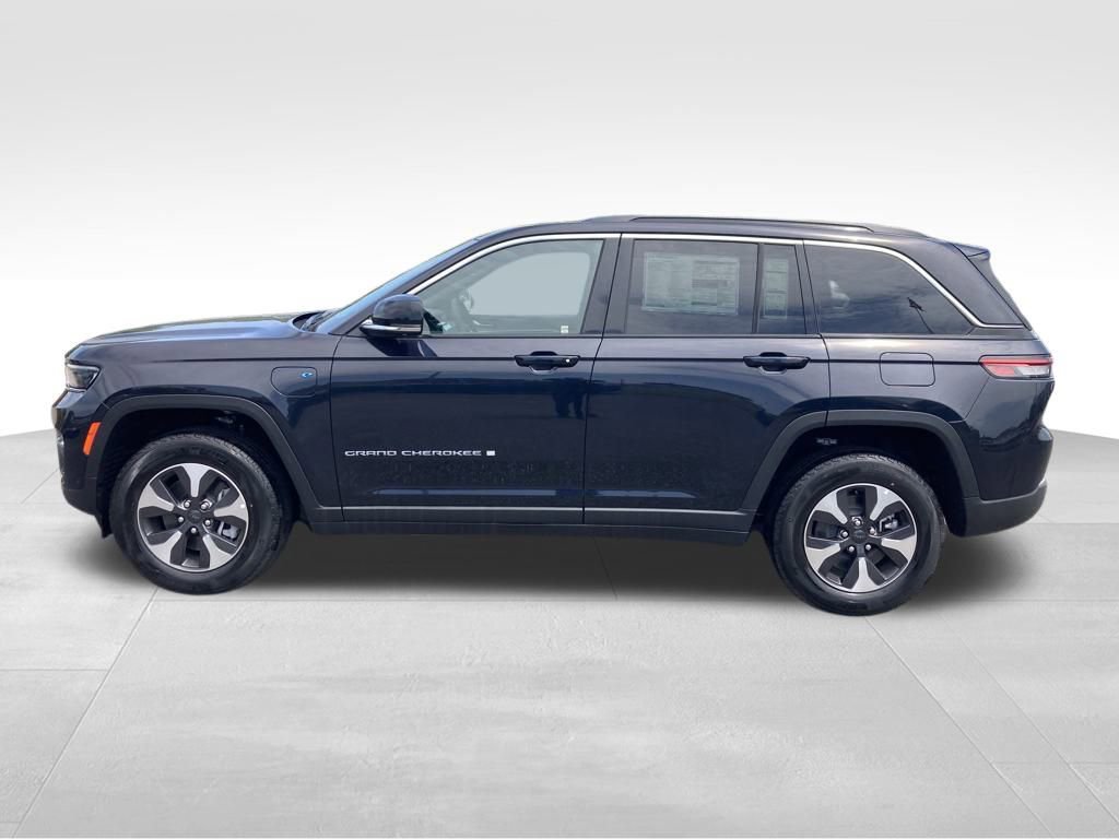 New 2024 Jeep Grand Cherokee Limited 4xe w/ Luxury Tech Group II image 2