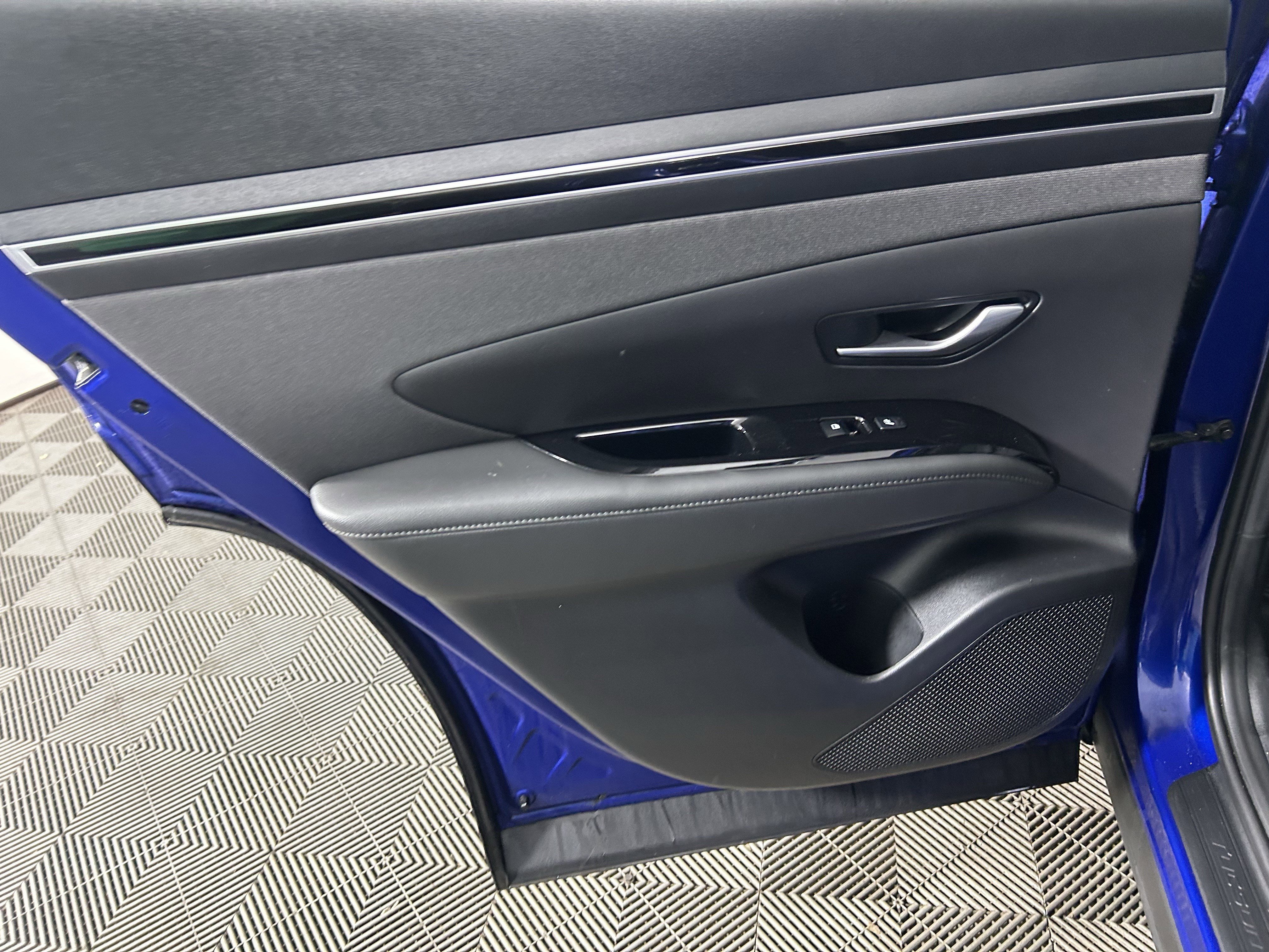 Used 2024 Hyundai Tucson Limited image 36