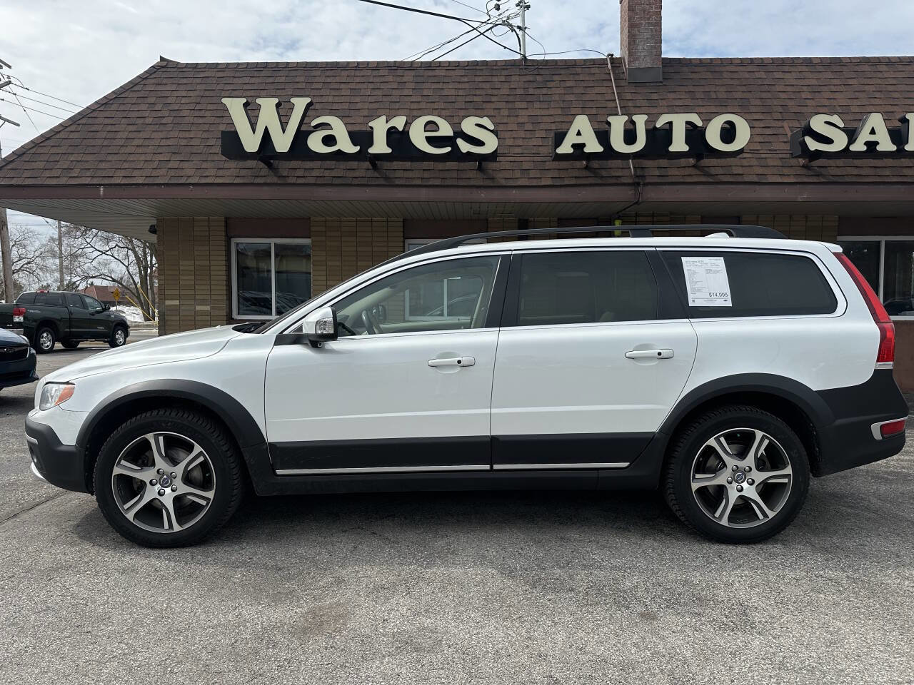 Used 2015 Volvo XC70 T6 Platinum w/ Protection Package image 1