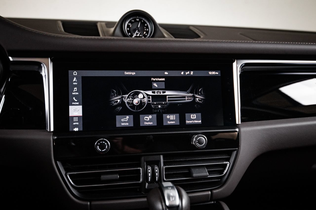 Certified 2024 Porsche Macan S AWD/4WD image 18
