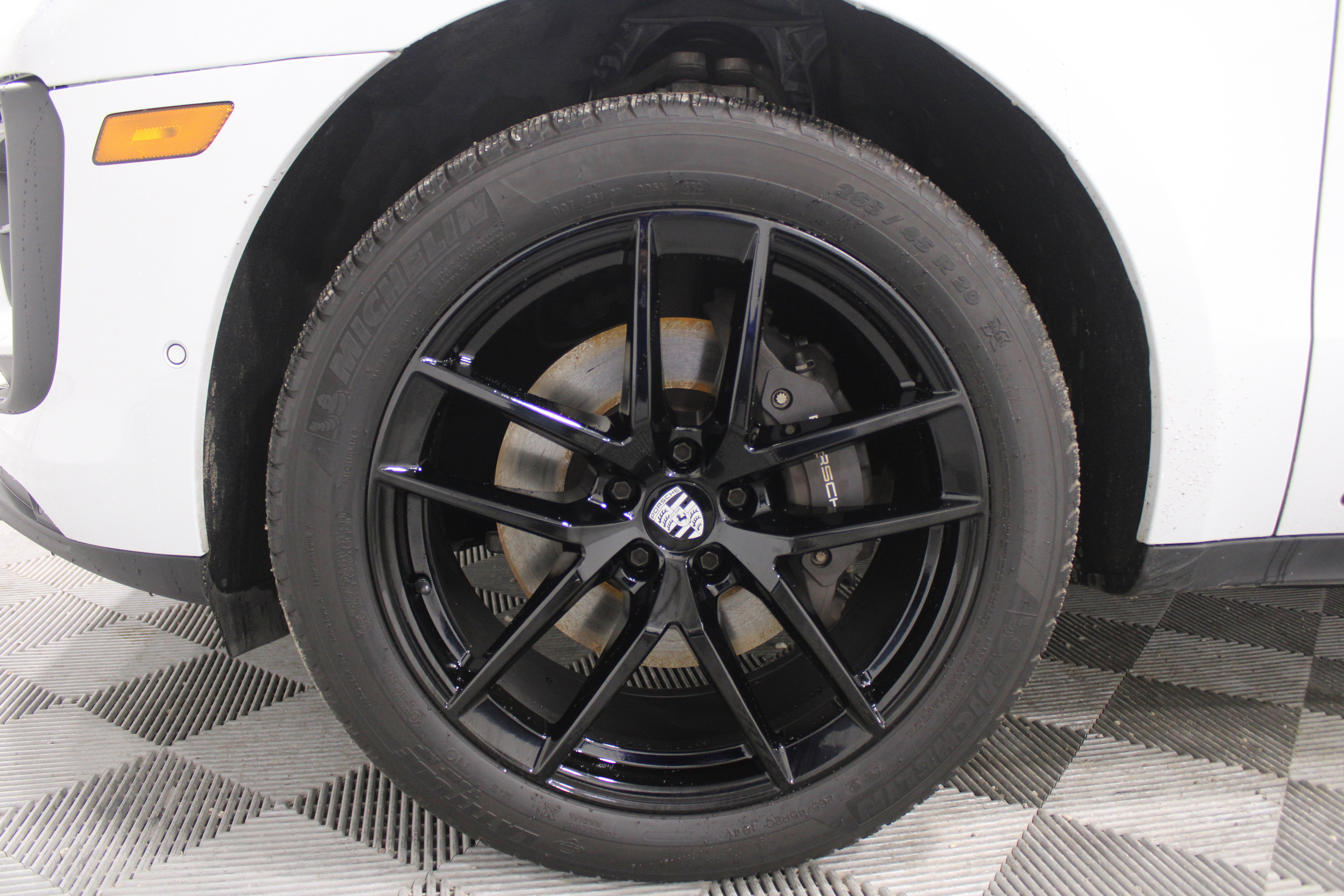 Used 2024 Porsche Macan Turbo image 33