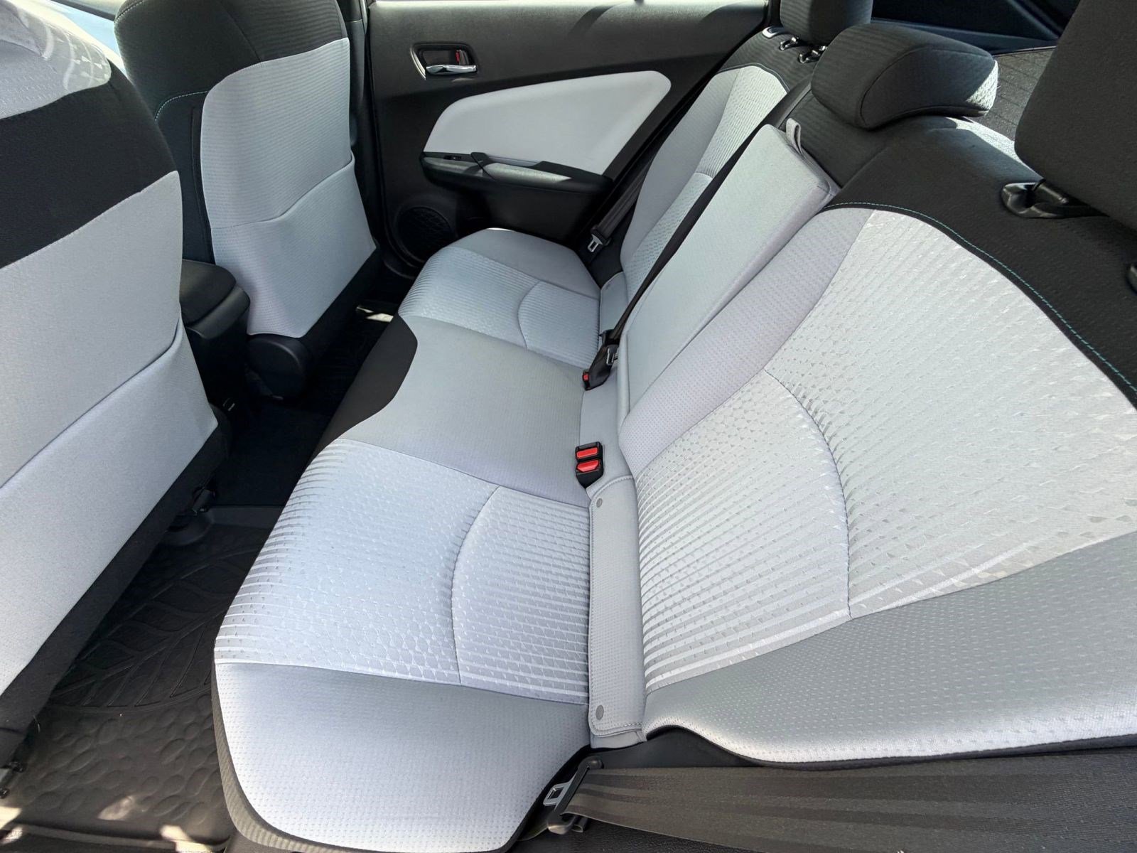 Used 2017 Toyota Prius Three image 30