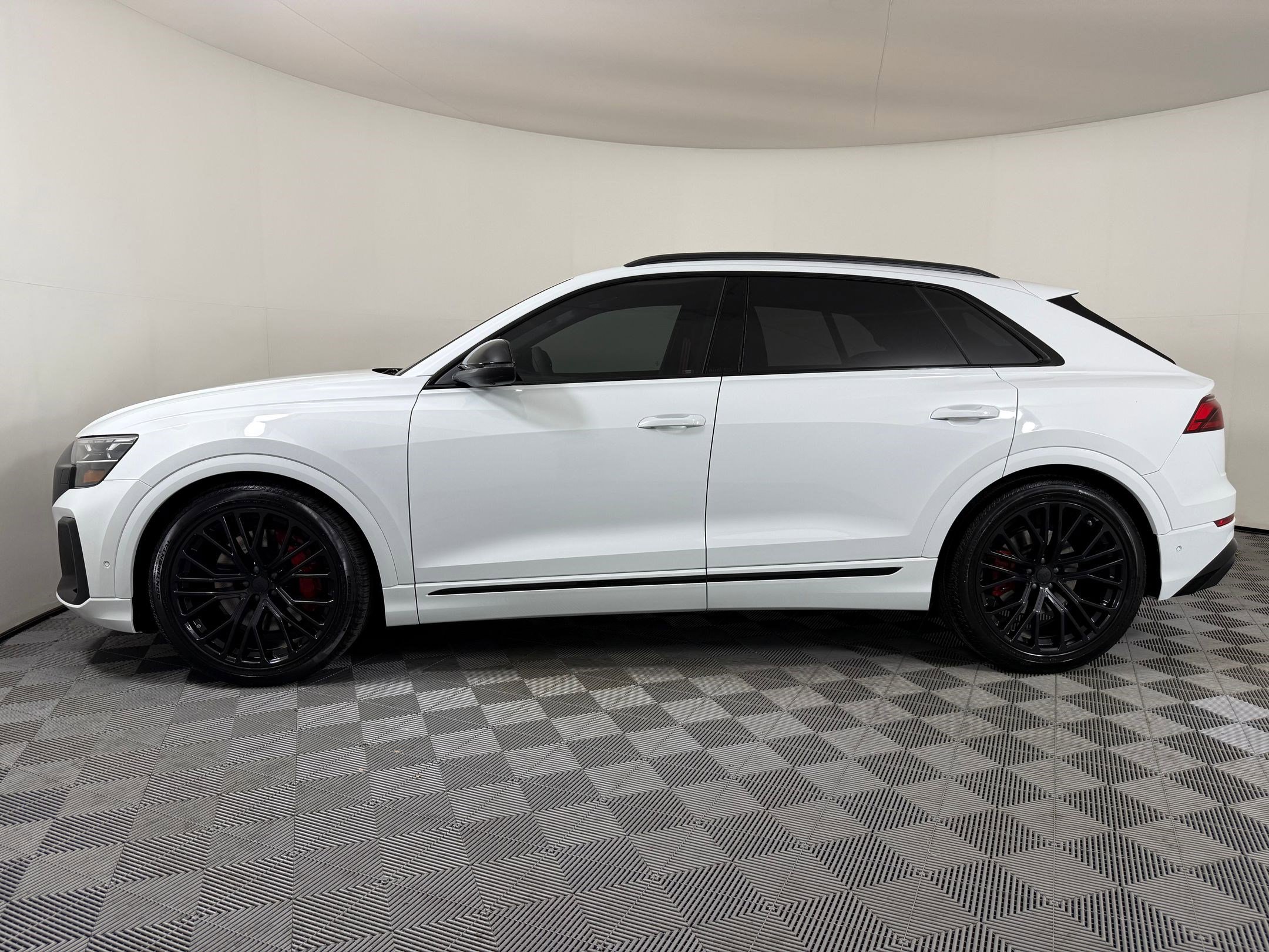 New 2026 Audi SQ8 Prestige image 2