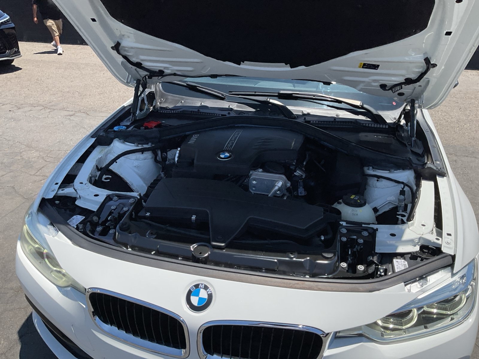 Used 2018 BMW 320i xDrive Sedan AWD/4WD image 23