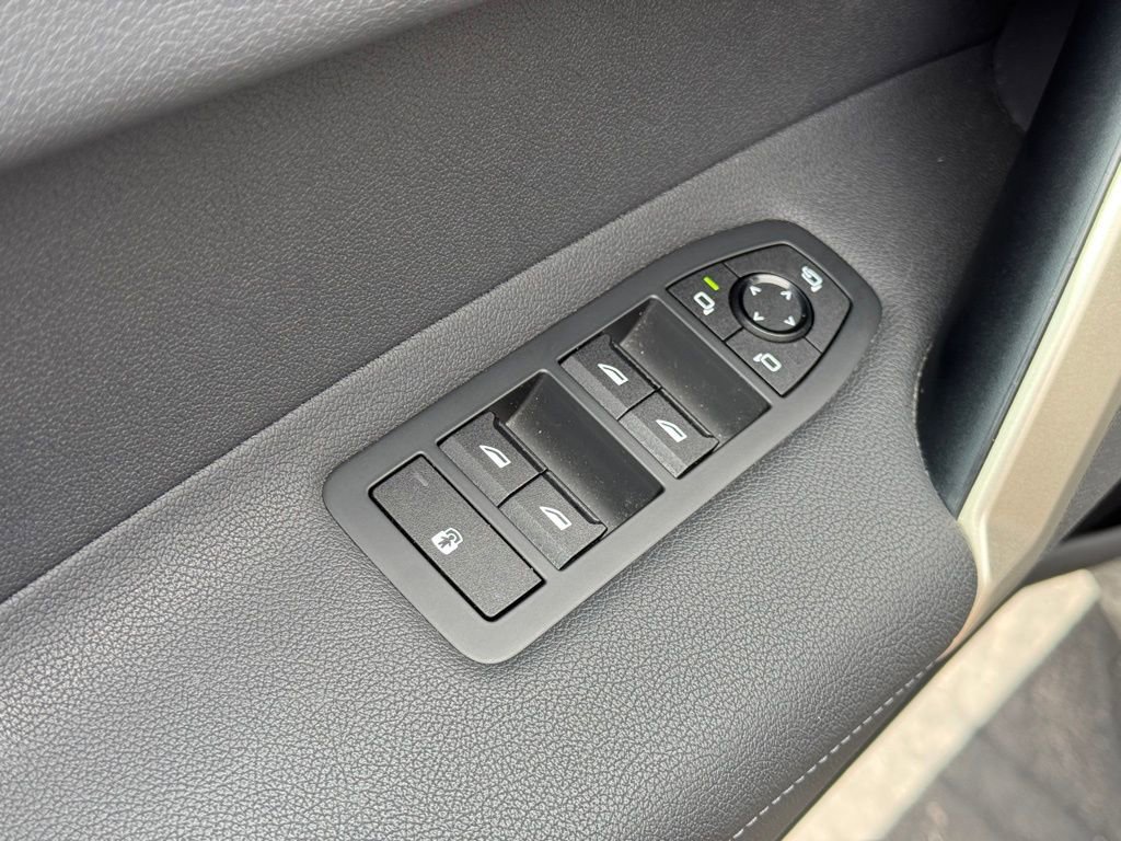 Certified 2023 BMW iX xDrive50 w/ Sport Package image 10