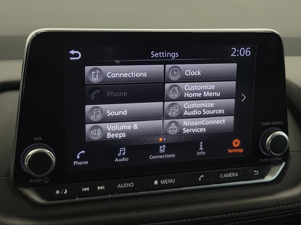 Used 2025 Nissan Rogue SV AWD/4WD image 19