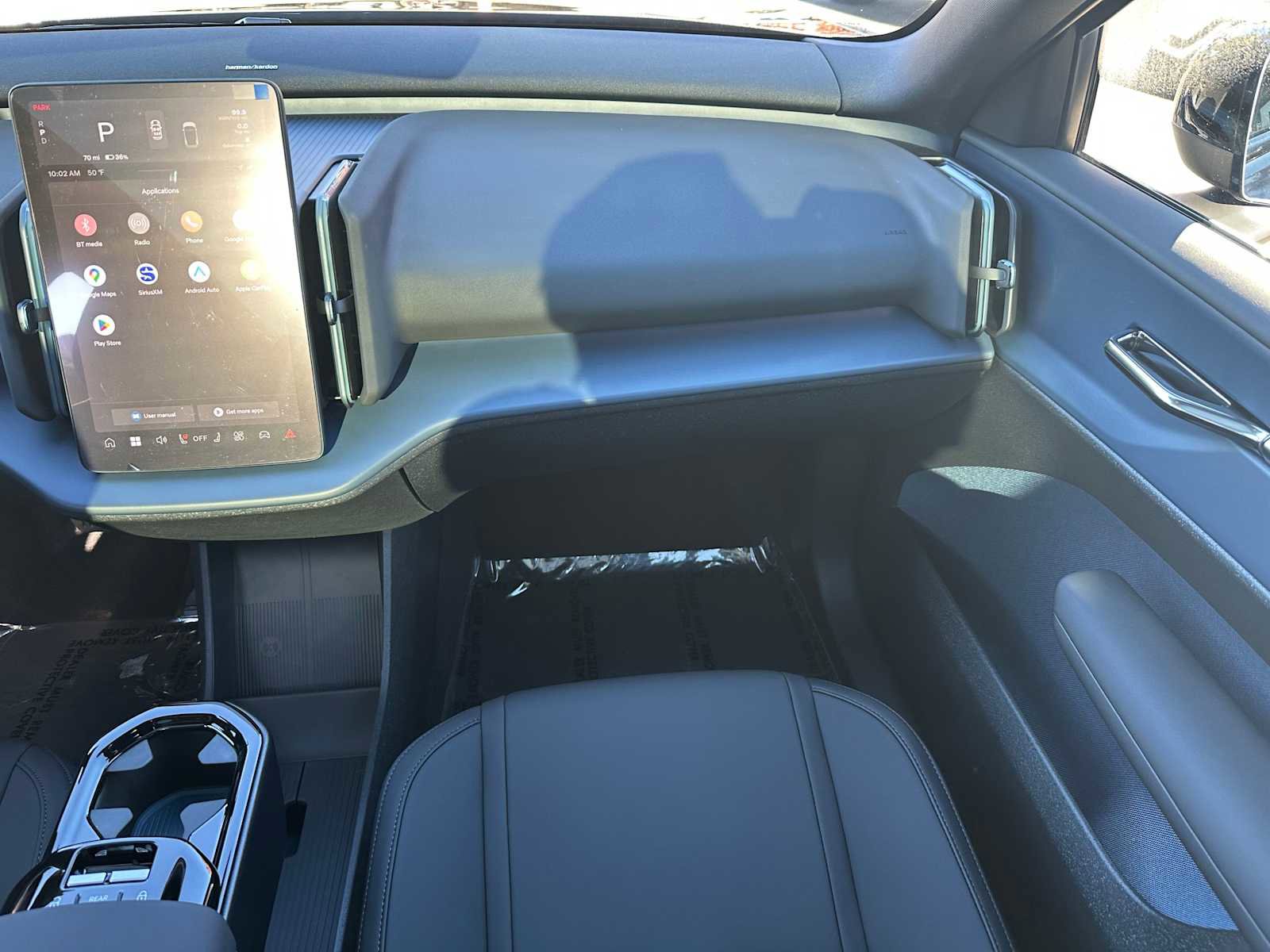 New 2025 Volvo EX30 Plus w/ Protection Package Premier image 18