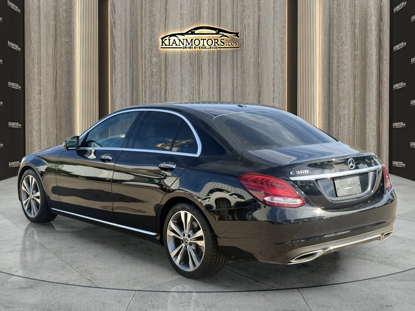 Used 2018 Mercedes-Benz C 300 Sedan w/ Premium Package image 9