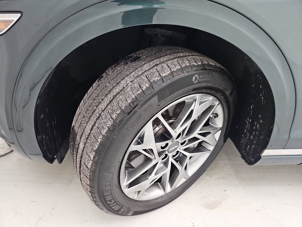 Used 2023 Genesis GV70 2.5T w/ Select Package image 53