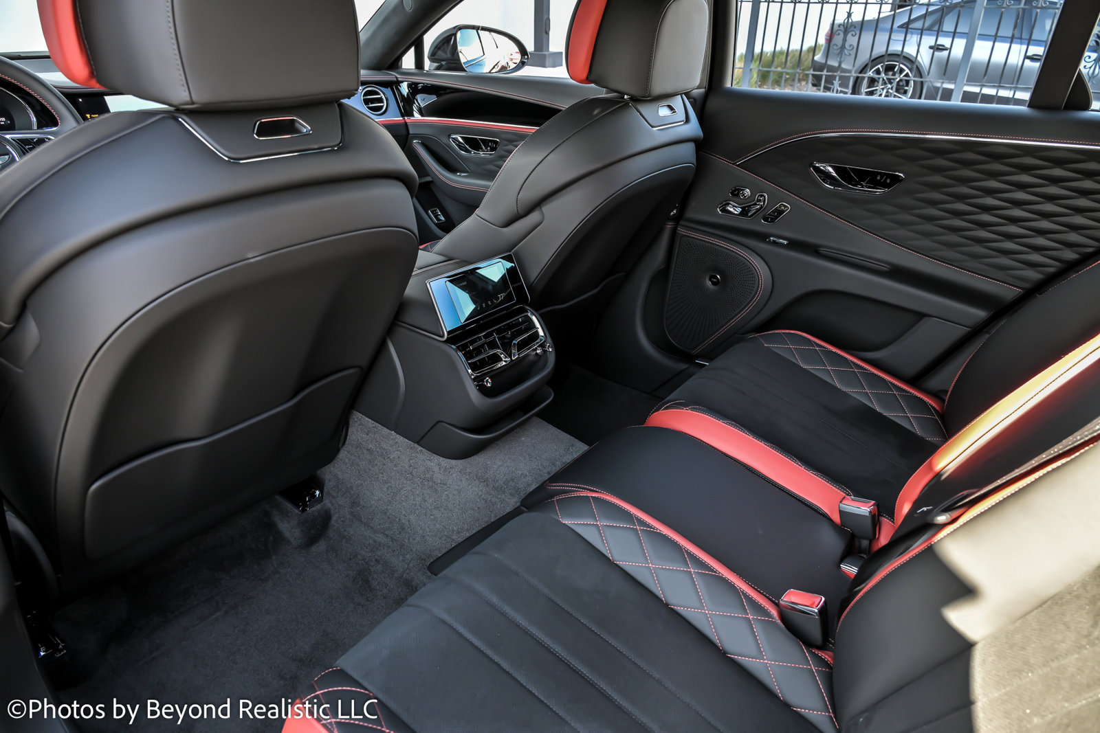 Used 2024 Bentley Flying Spur W12 image 28