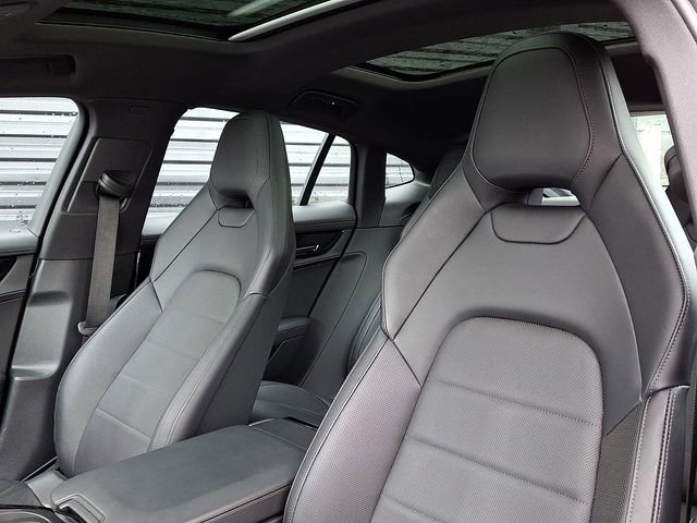New 2025 Porsche Panamera 4 image 5