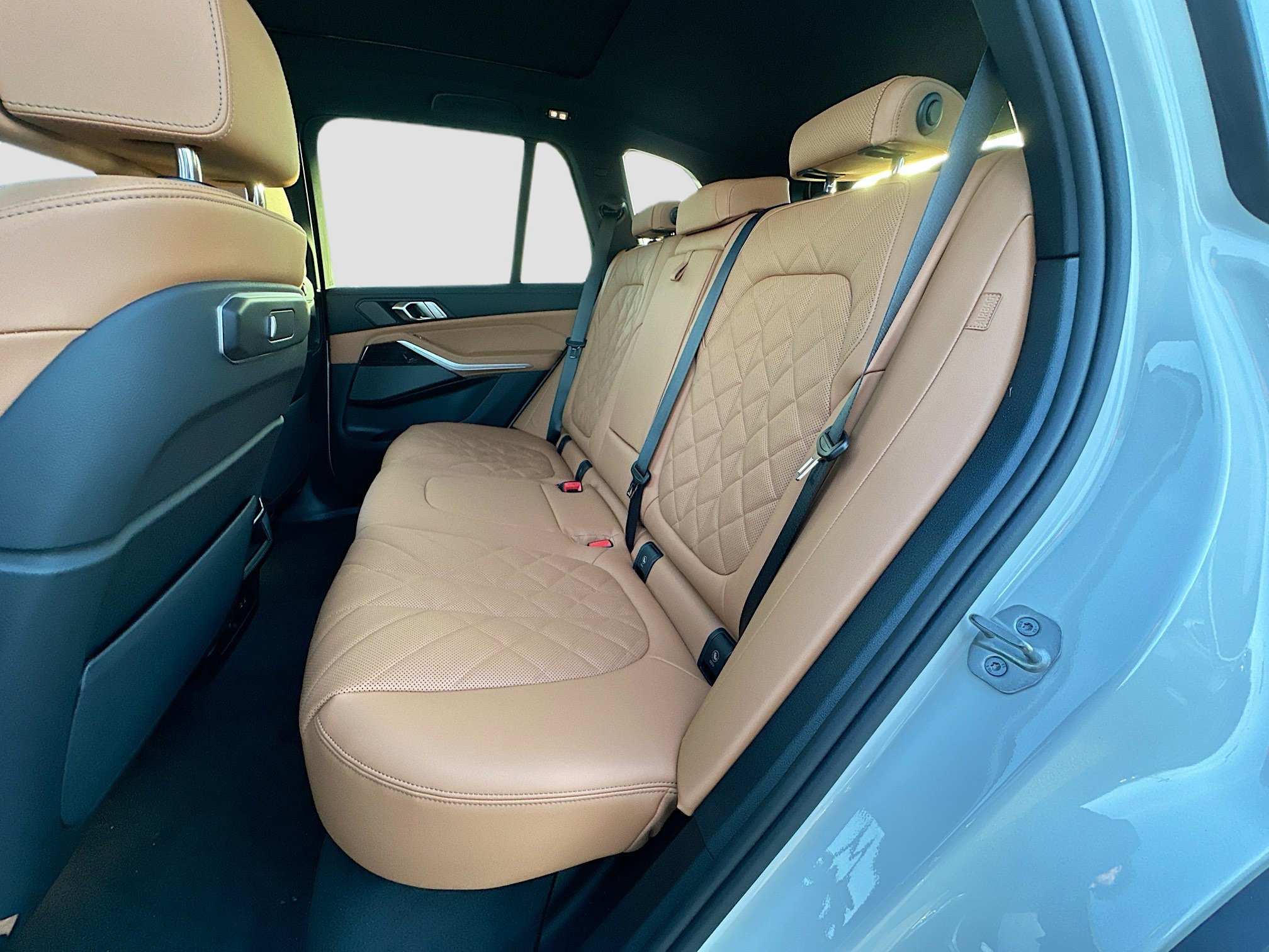 New 2026 BMW X5 xDrive50e w/ Climate Comfort Package image 19