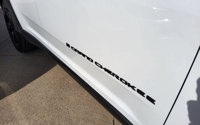 Used 2023 Jeep Grand Cherokee Altitude AWD/4WD image 44