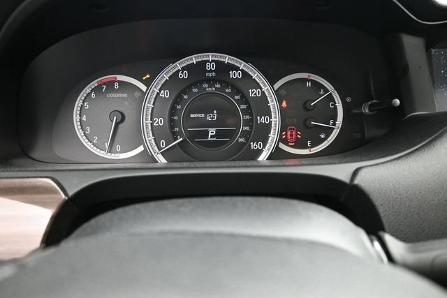 Used 2017 Honda Accord EX image 11
