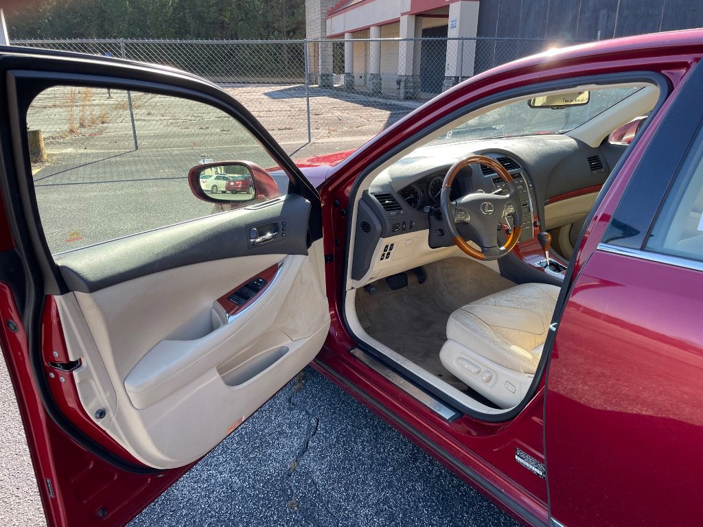 Used 2010 Lexus ES 350 image 2