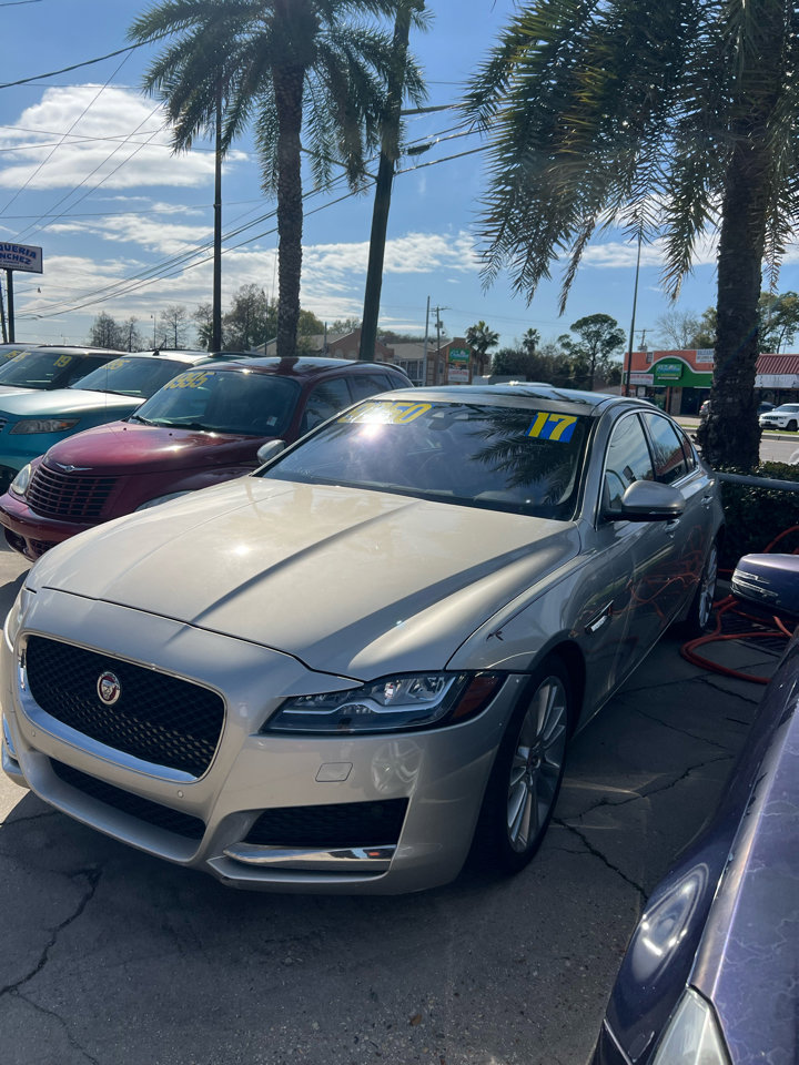 Used 2017 Jaguar XF Prestige image 2