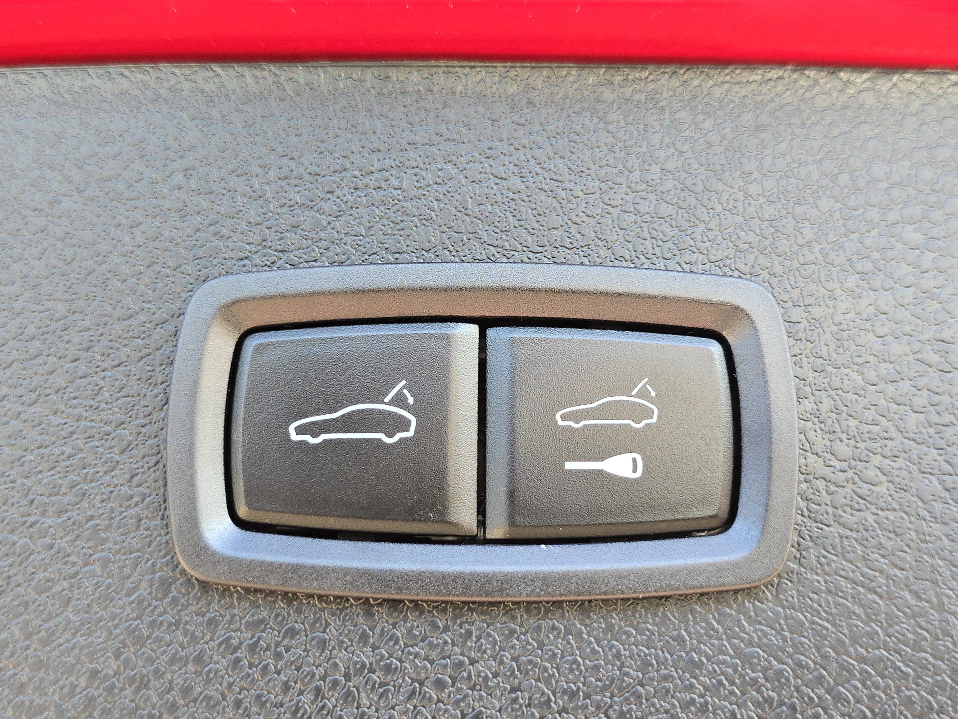 New 2025 Porsche Macan GTS image 20