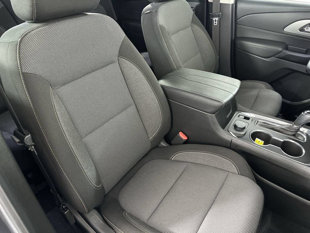 Certified 2020 Chevrolet Traverse LT FWD image 29