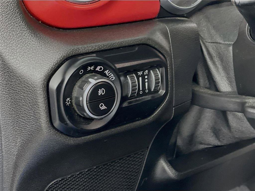Used 2021 Jeep Gladiator Rubicon AWD/4WD image 13